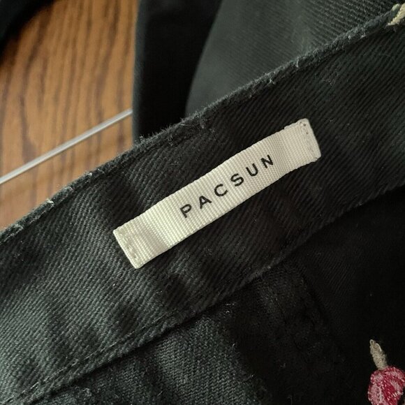 Pacsun Womn 25 Black Denim Floral Embroidered Button Fly High Rise Straight Jean - Picture 9 of 12